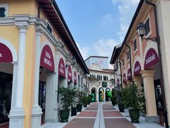 -佛罗伦萨小镇广佛名品奥特莱斯(疏港路店)