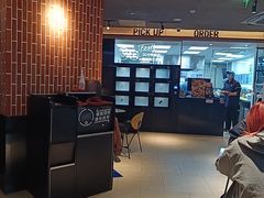 -达美乐比萨(南京路店)