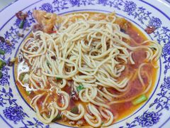 -渝之汇牛肉豌杂面