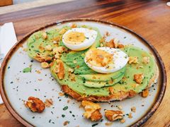 牛油果煮蛋吐司-RAC BAR(安福路店)