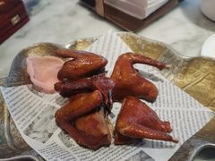 蝴蝶里招牌乳鸽-蝴蝶里·粤菜·点心(龙湖天街&滨江店)