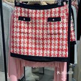 换季穿衣指南｜C&A花边V领短上衣搭配复古小香风短裙