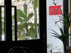 -彳亍咖啡·这里(水湾路店)