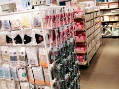 -名创优品(山东青岛市新业广场店)