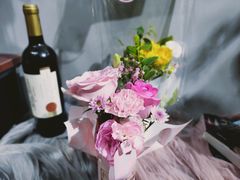 -何兮花店·气球派对鲜花店(马桥银春路万科城店)