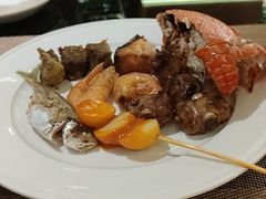 -大中华希尔顿酒店-念自助餐·嗨啤·小龙虾