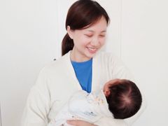 -乐禧母婴全自营月嫂(宝山店)