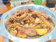 -休记光头香辣蟹干锅(绵竹店)