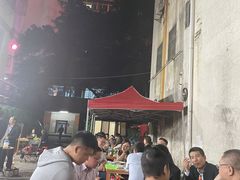 后门也坐满了-洪大厨鸡煲(福田店)