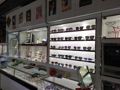 -臻美视爵眼镜·明月·依视路·蔡司折扣店(广渠门店)