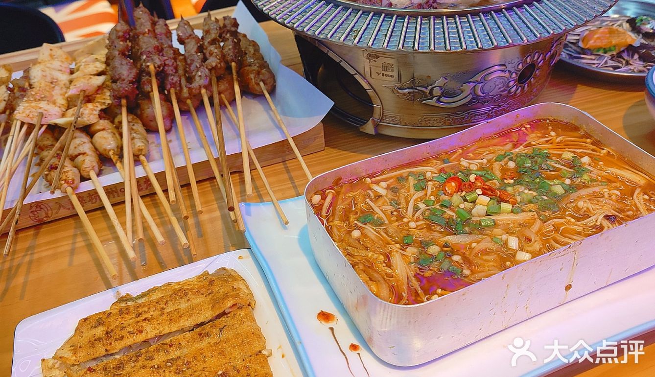 可以唱歌的东北特色杀猪菜撸串夜宵店