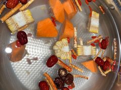 -尚尚仙·酸汤猪手·猪肚鸡火锅(华联万柳购物中心店)