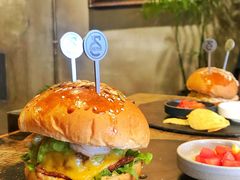 -HIGH FIVE哈福手工汉堡(桂林路店)