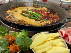 -四小区火锅·巷子里的重庆火锅(花照壁店)