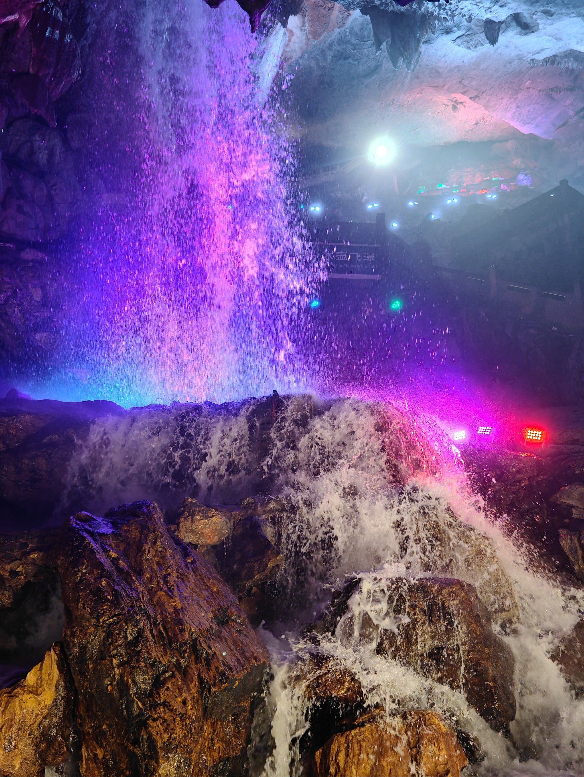 还记得小学课本上的金华双龙洞