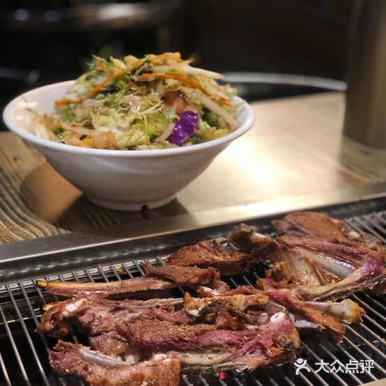 蒙之王炭烤羊腿·羊排·东北烧烤(南屏店)