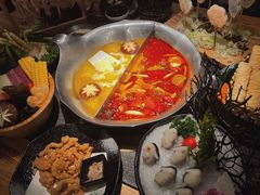 台式麻辣花胶鸡鸳鸯锅-湊湊火锅·茶憩(世博大道店)