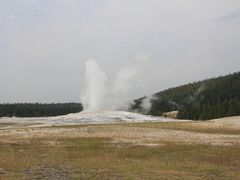 -老忠实间歇泉