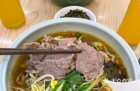 Old Jar Sichuan-style Beef Noodles