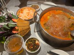 -野山舂·贵州现舂酸汤牛肉(民生路店)