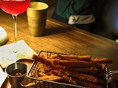 -FOUR PLAY BAR