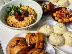 -李与白包子铺(桐梓林店)