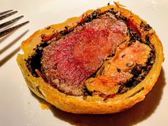 惠灵顿牛排-弦月窗LUNETTE BY AMANDA(复兴路店)