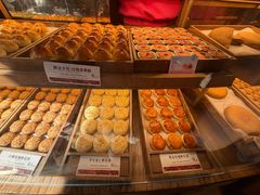 餐具摆设-嘉华鲜花饼·现烤(昆明老街店)