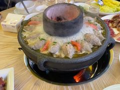 -丁丁猫家常菜高县土火锅非遗传承店(伴湾别院店)