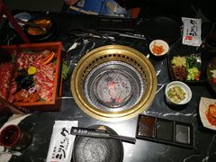 -山川小町·极番烧肉(新地假日广场店)