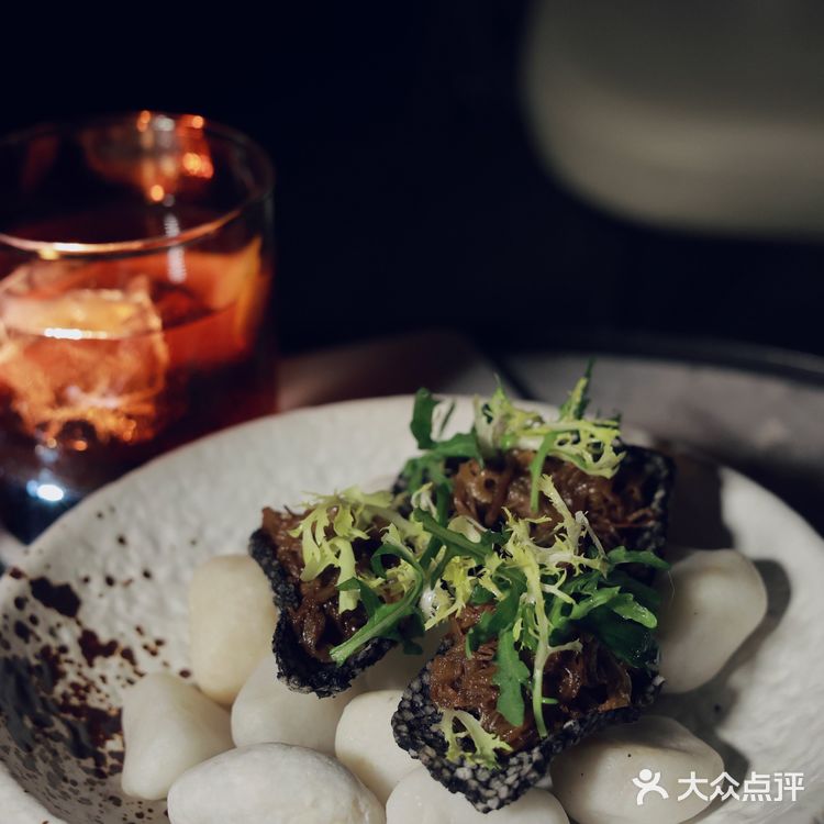 重庆探店｜一起去氛围感拉满高空酒吧吹吹秋天的风吧🌃