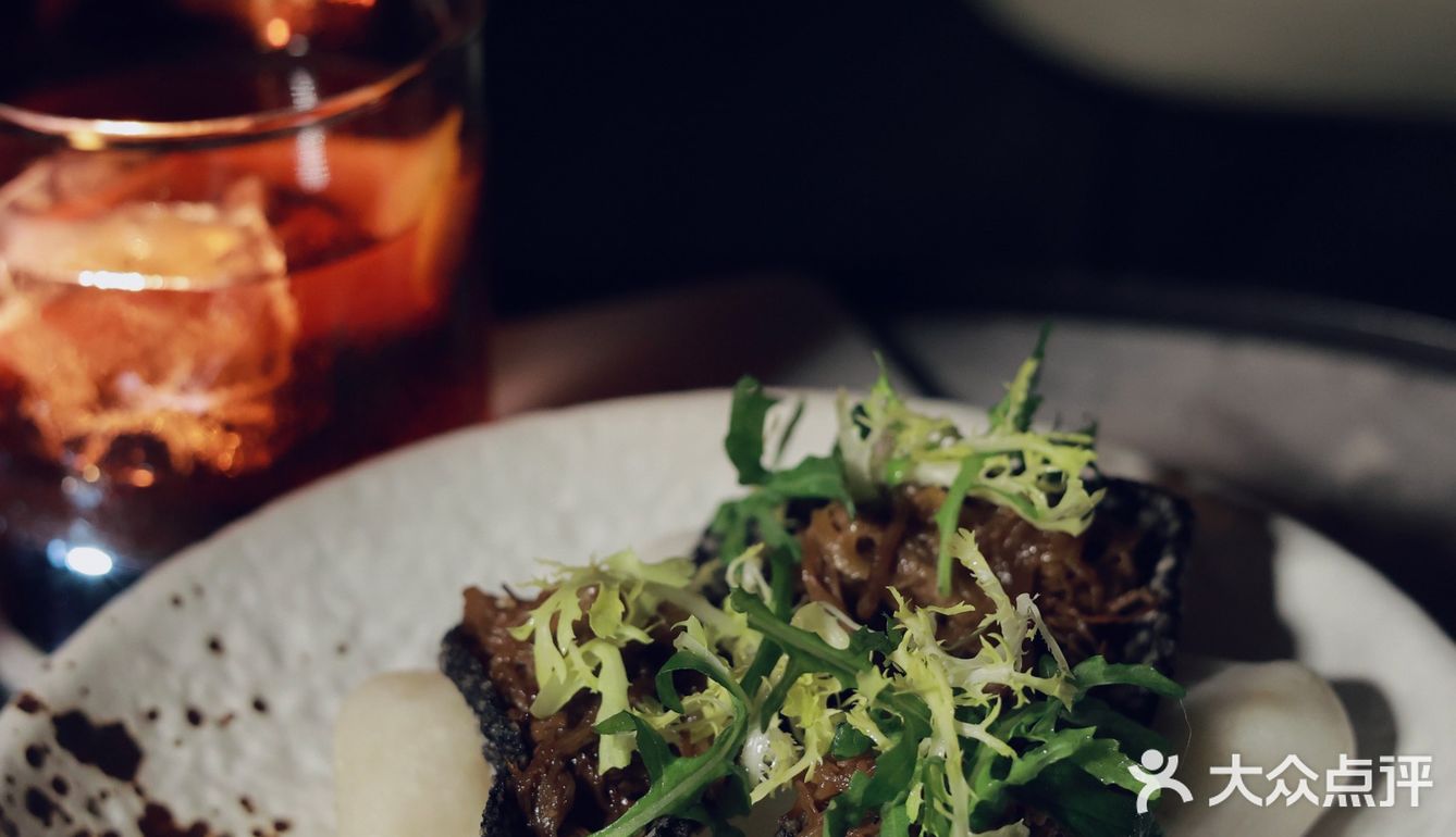 重庆探店｜一起去氛围感拉满高空酒吧吹吹秋天的风吧🌃