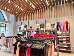 -lululemon(比斯特购物村店)