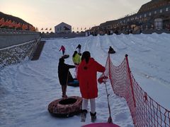 -采薇庄园四季滑雪场