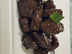 -王朝大酒店徐汇店-地面停车场