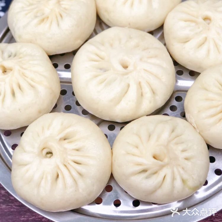 为我家只吃自家包子的小哥哥做的韭菜香菇猪肉包!