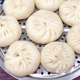 为我家只吃自家包子的小哥哥做的韭菜香菇猪肉包！