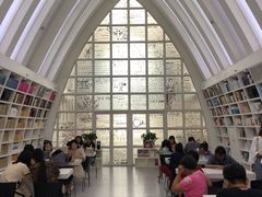 -钟书阁(松江泰晤士小镇店)