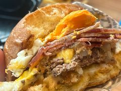 布里欧修特堡-The Habit Burger Grill 哈比特汉堡(复兴soho店)