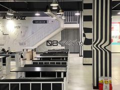 -极限PLAY运动娱乐新世界·团建派对表演休闲馆·室内高空游乐园