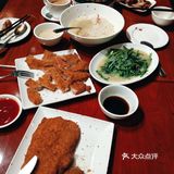 听说「梅龙镇广场」4楼开了一家很来头的港式茶餐厅