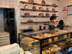面包甜点陈列柜-81BAKERY(大学路店)