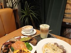 -Common Table · Brunch & Coffee