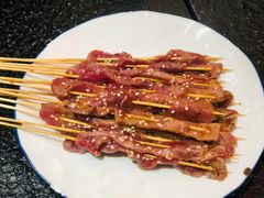 -何妹湿辣牛肉·粤式烧烤砂煲(桂雅路店)