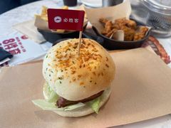 招牌秘制鸡腿堡-必胜客(吾悦国际广场店)
