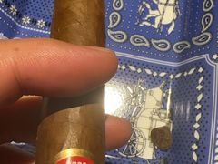 -Estaeslavida分享茄雪茄吧(亿彩购物中心店)