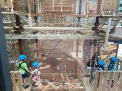 -PIPIKINGDOM皮皮王国欢乐号(欢乐海岸购物中心店)