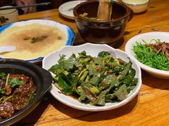 鱼腥草拌黄瓜-老滇山寨•云南特色菜•地方菜•民族风情歌舞表演(金碧店)