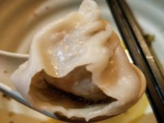 -佬钱湾仔(衣裳街店)