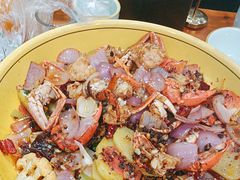 -休记光头香辣蟹干锅(绵竹店)